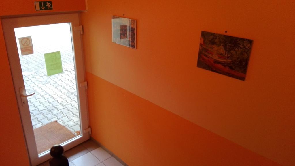 Penzion Marina Pri Slovenskej Restauracii เบรซโน ภายนอก รูปภาพ