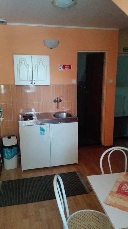 Penzion Marina Pri Slovenskej Restauracii เบรซโน ภายนอก รูปภาพ